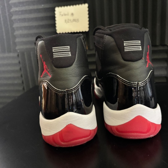 Jordan 11 Retro Bred (2019) M13 - Picture 3 of 6